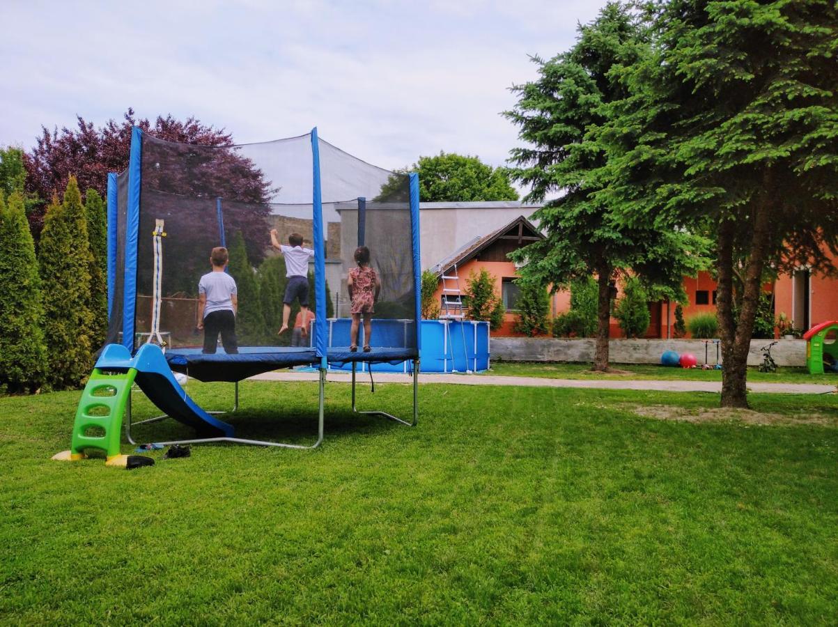 סובוטיקה Dumalux Apartment מראה חיצוני תמונה
